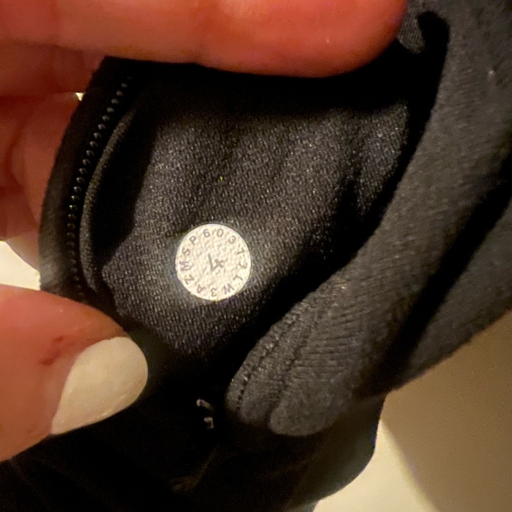Lululemon Extra Mile Long Sleeve Black Top Size 4 - Picture 9 of 9